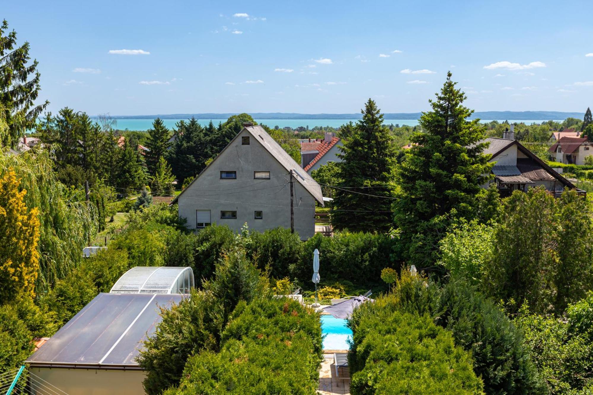 Balaton Fantasy Villa Balatonfured Exterior photo